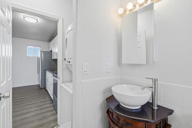 623 S Country Club Drive 15, Mesa, AZ 85210