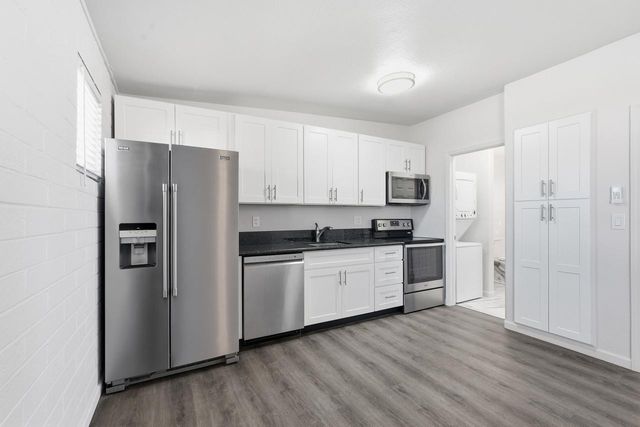 623 S Country Club Drive 15, Mesa, AZ 85210