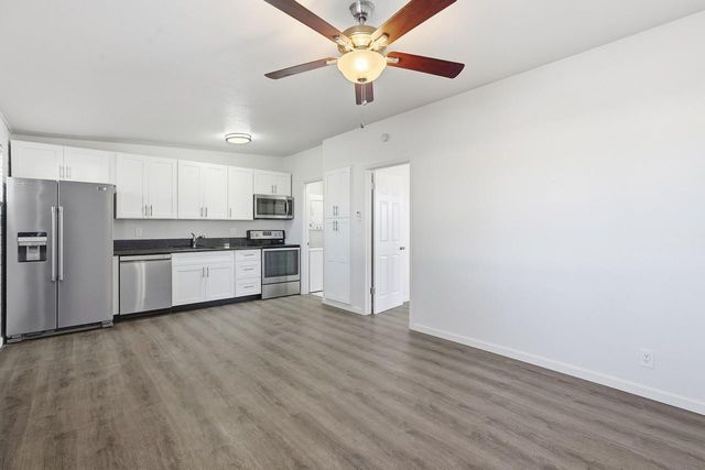 623 S Country Club Drive 15, Mesa, AZ 85210