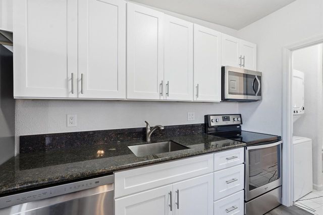 623 S Country Club Drive 15, Mesa, AZ 85210