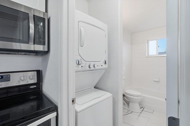 623 S Country Club Drive 15, Mesa, AZ 85210