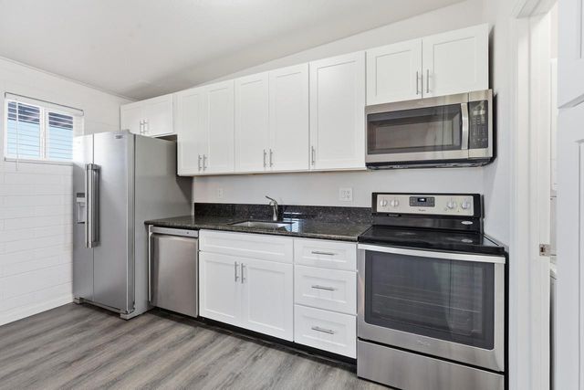 623 S Country Club Drive 15, Mesa, AZ 85210