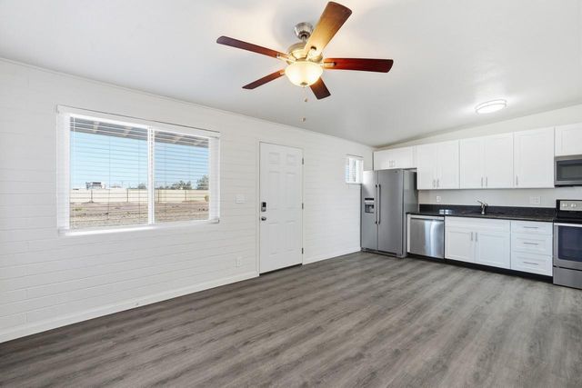 623 S Country Club Drive 15, Mesa, AZ 85210