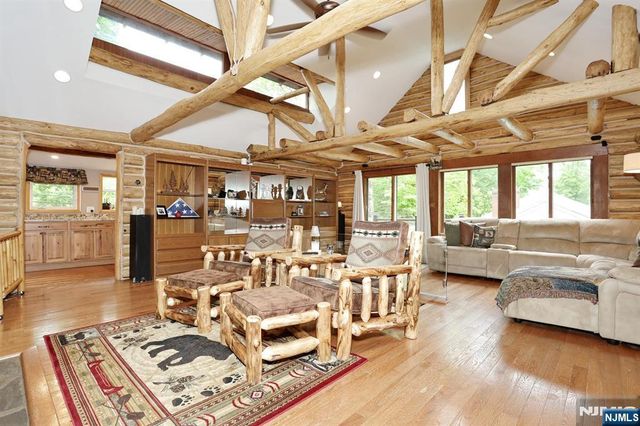 5 Longview Lane, Ringwood, NJ 07456