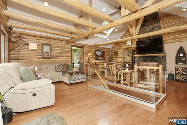 5 Longview Lane, Ringwood, NJ 07456