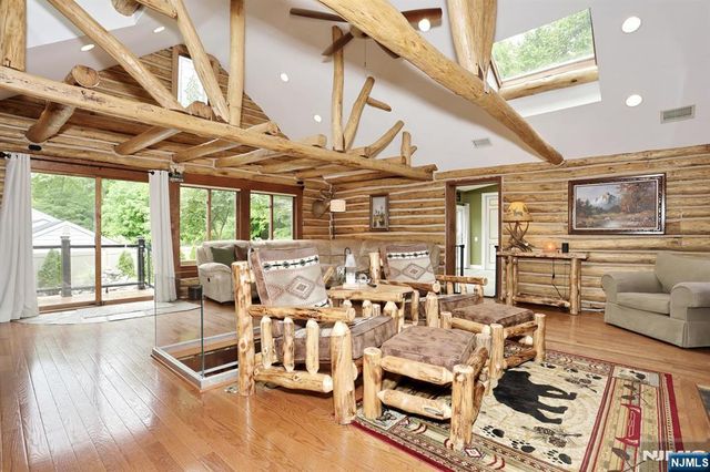 5 Longview Lane, Ringwood, NJ 07456