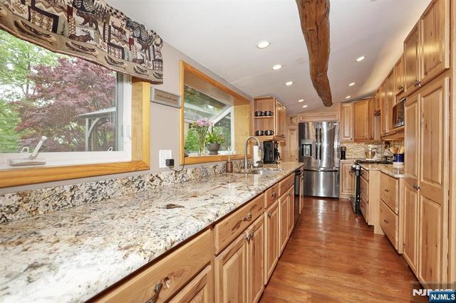 5 Longview Lane, Ringwood, NJ 07456