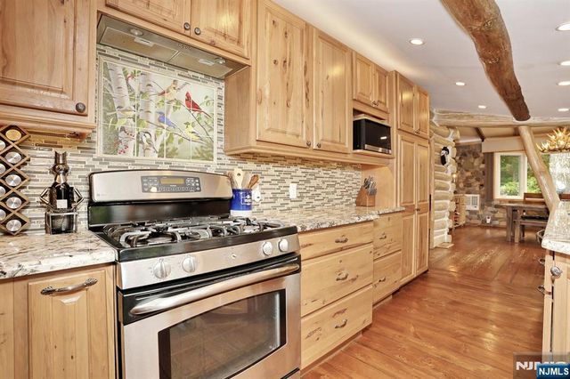 5 Longview Lane, Ringwood, NJ 07456
