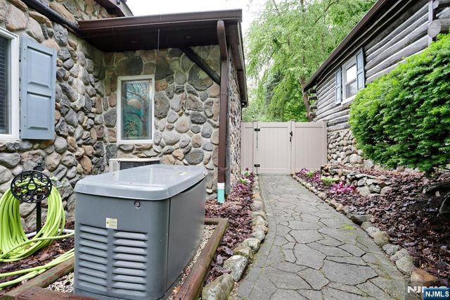 5 Longview Lane, Ringwood, NJ 07456