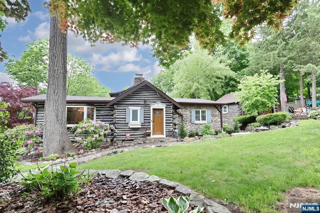 5 Longview Lane, Ringwood, NJ 07456