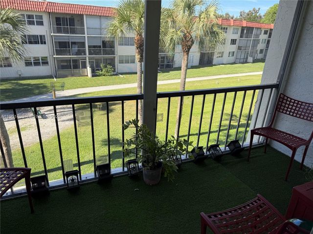 8911 S Hollybrook Blvd 305, Pembroke Pines, FL 33025