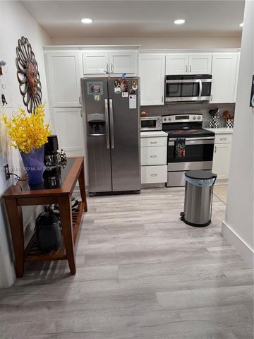 8911 S Hollybrook Blvd 305, Pembroke Pines, FL 33025