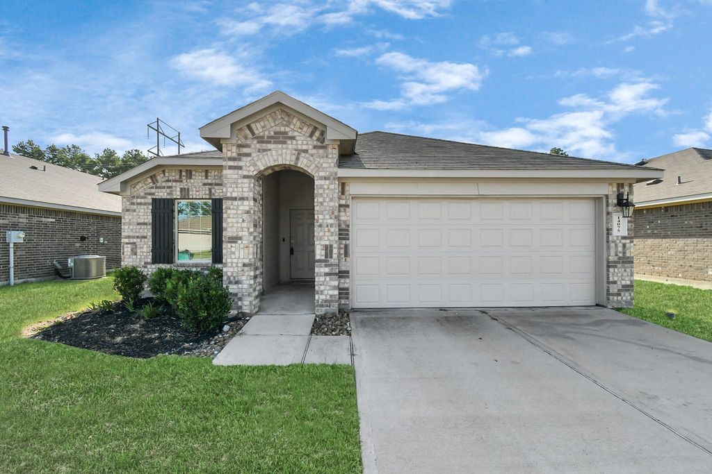 9827 Laurel Lake Street, Conroe, TX 77384