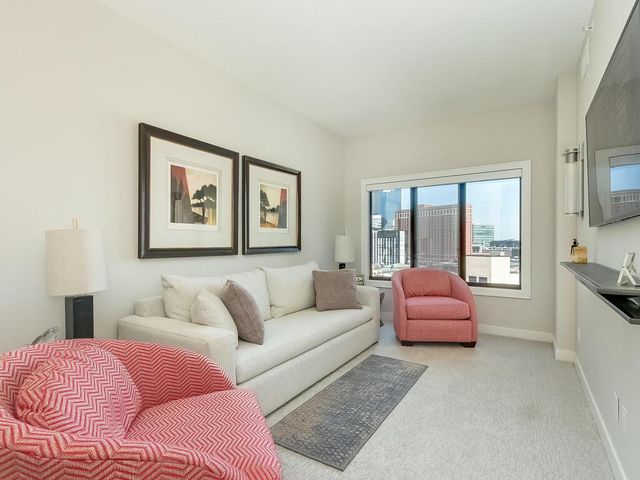 1201 Yale Place 1107, Minneapolis, MN 55403