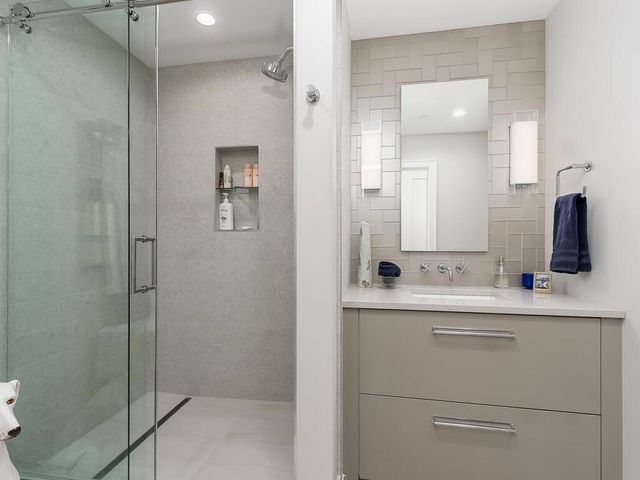 1201 Yale Place 1107, Minneapolis, MN 55403