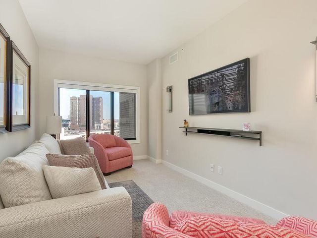 1201 Yale Place 1107, Minneapolis, MN 55403