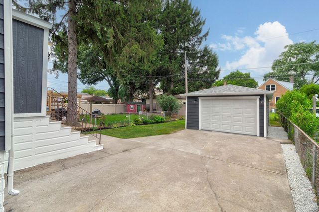 10528 S Lawndale Avenue, Chicago, IL 60655