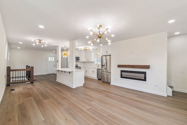 10528 S Lawndale Avenue, Chicago, IL 60655