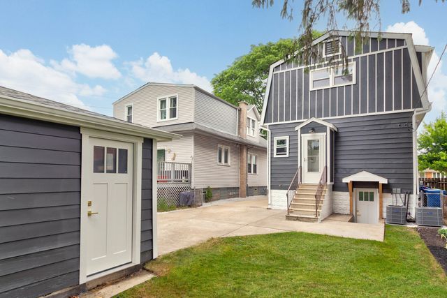 10528 S Lawndale Avenue, Chicago, IL 60655