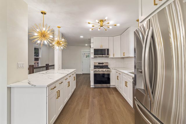 10528 S Lawndale Avenue, Chicago, IL 60655