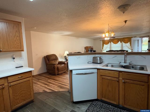 6555 Looney Ln SW, Albany, OR 97321