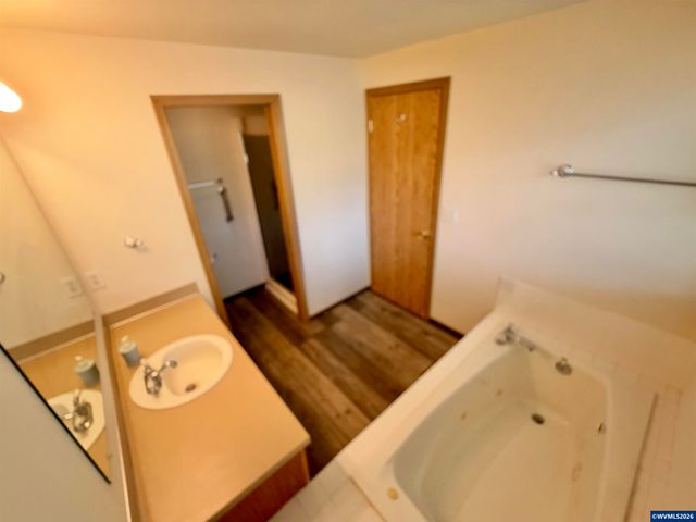 6555 Looney Ln SW, Albany, OR 97321