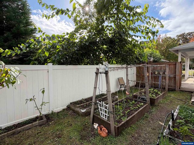6555 Looney Ln SW, Albany, OR 97321