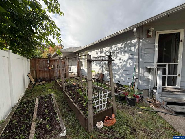 6555 Looney Ln SW, Albany, OR 97321