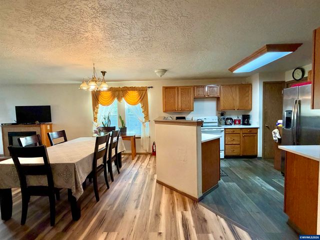 6555 Looney Ln SW, Albany, OR 97321