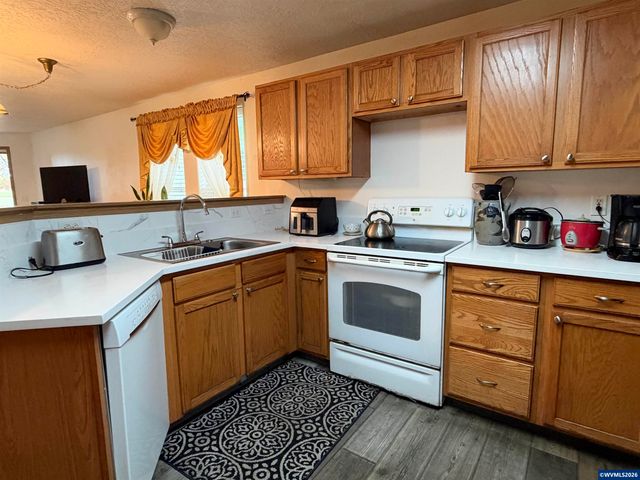 6555 Looney Ln SW, Albany, OR 97321