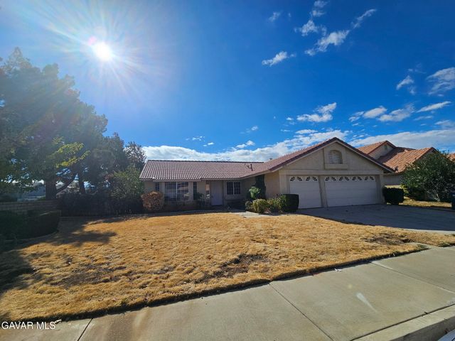2002 Willowbrook Avenue, Palmdale, CA 93551