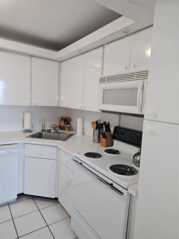 2750 NE 183rd Street 1101, Aventura, FL 33160