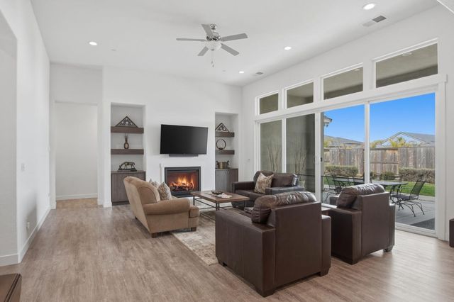 2787 Millstream Ln, Turlock, CA 95382