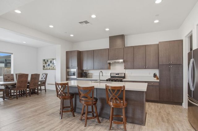 2787 Millstream Ln, Turlock, CA 95382