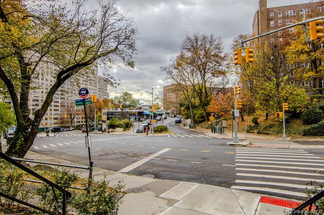 609 Kappock Street 8G, Bronx, NY 10463