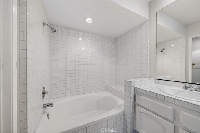 1786 Spyglass Circle, Vista, CA 92081