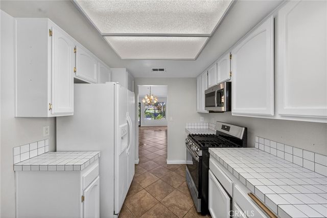 1786 Spyglass Circle, Vista, CA 92081