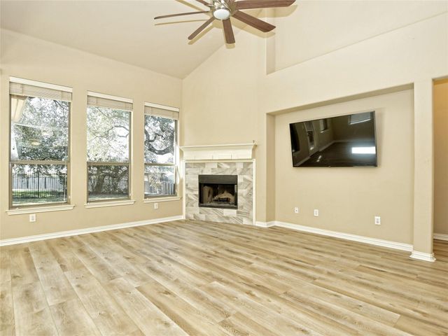 5613 Texas Bluebell DR, Spicewood, TX 78669