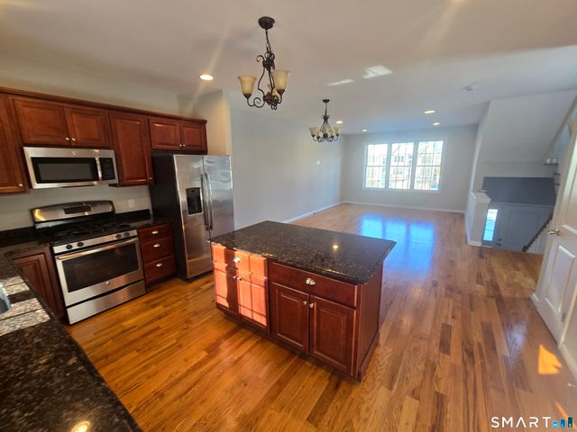 6 Oak Branch Drive 6, Brookfield, CT 06804