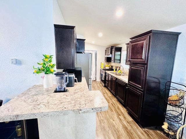 402 63rd 244, San Diego, CA 92114