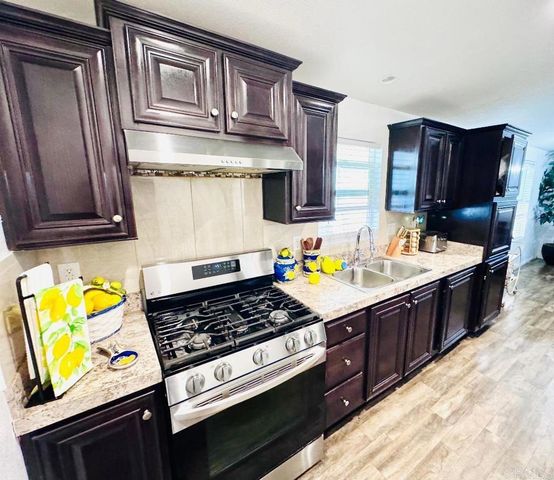 402 63rd 244, San Diego, CA 92114