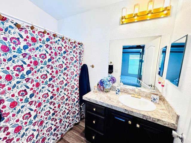 402 63rd 244, San Diego, CA 92114
