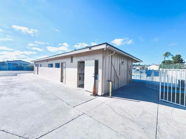 402 63rd 244, San Diego, CA 92114