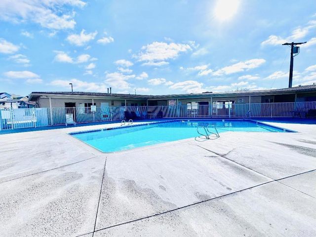 402 63rd 244, San Diego, CA 92114