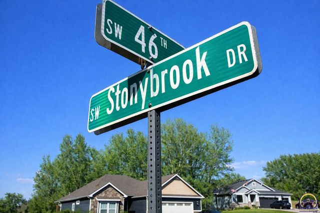 6215 SW 46th CT, Topeka, KS 66614