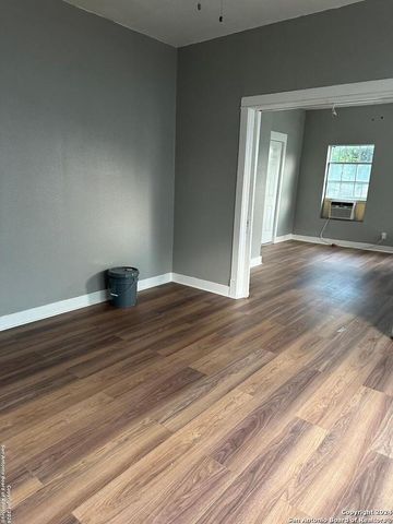 809 KAYTON AVE, San Antonio, TX 78210