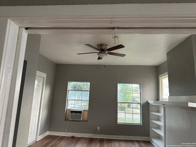 809 KAYTON AVE, San Antonio, TX 78210