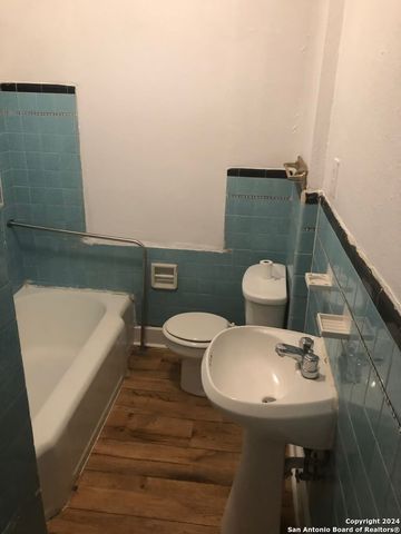 809 KAYTON AVE, San Antonio, TX 78210