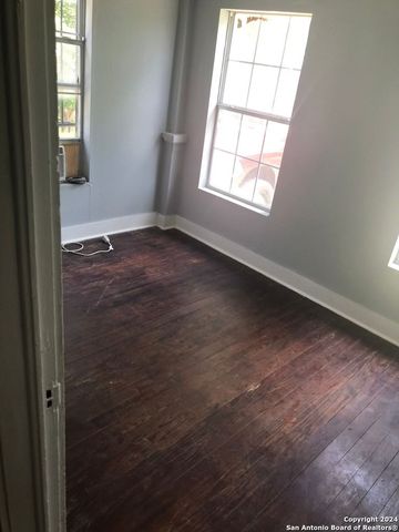 809 KAYTON AVE, San Antonio, TX 78210