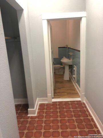 809 KAYTON AVE, San Antonio, TX 78210